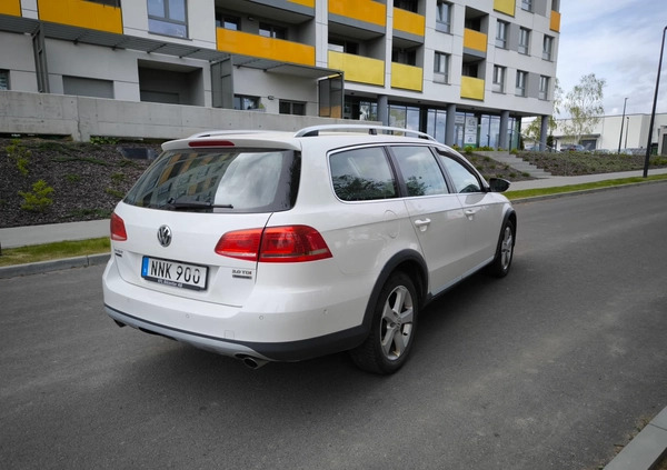 Volkswagen Passat cena 46900 przebieg: 233000, rok produkcji 2014 z Rzeszów małe 154